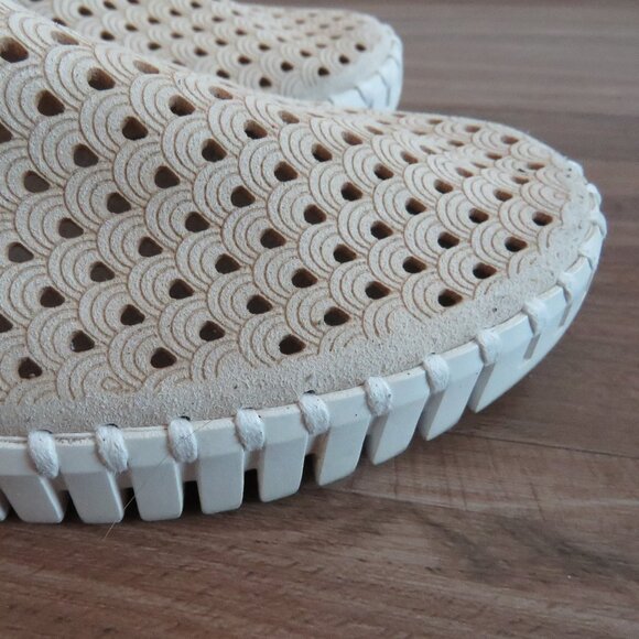 ILSE JACOBSEN Tulip 139 Slip On Perforated Cream Sneakers Shoes - Size 8.5 / 9 - Picture 9 of 15